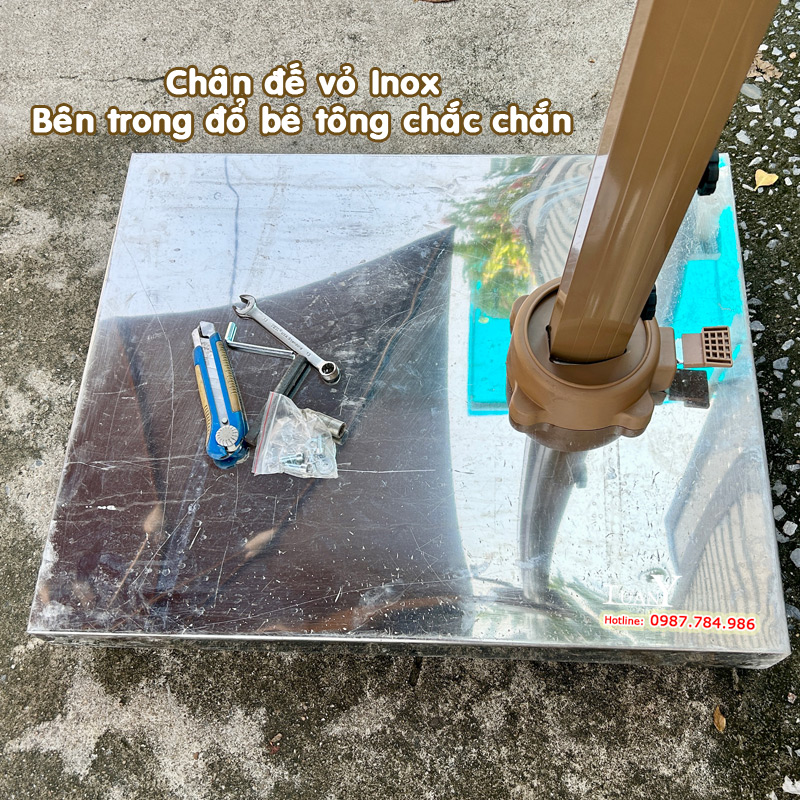 Chân đế dù vỏ Inox đổ bê tông chắc chắn