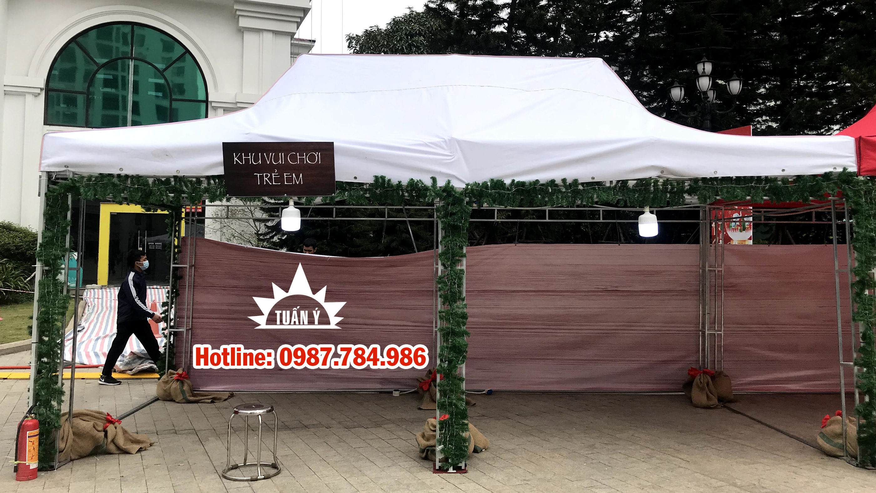 Nhà bạt 18m vuông có 3 trụ nóc tạo thành mái ngang